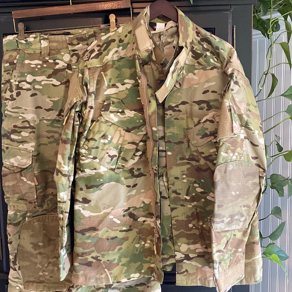 TACTICAL GEAR - Picture 2 of 14